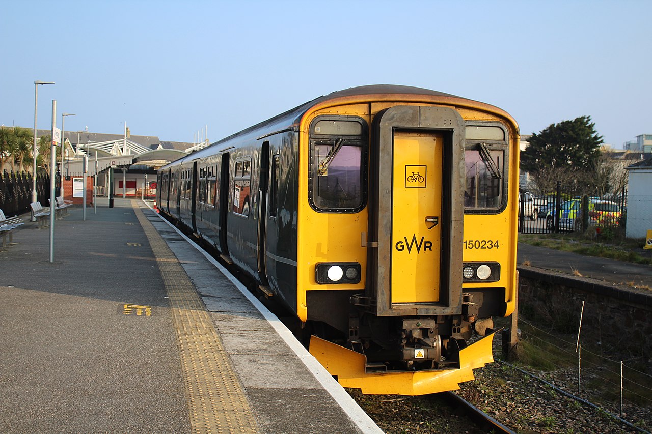 1280px-GWR_150234_at_Newquay