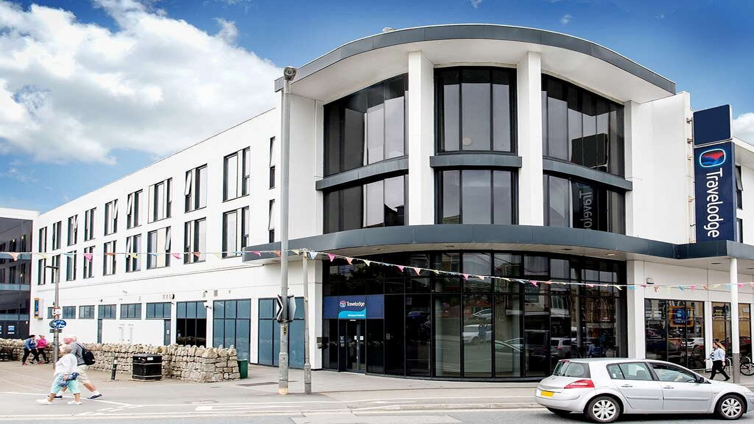 Travelodge-Newquay-Seafront-Hotel-newquay-clubbing